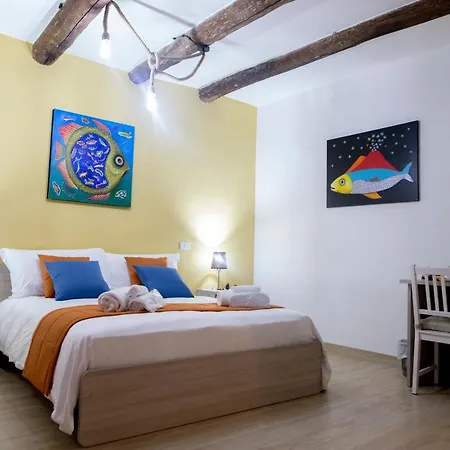 A De Scugnizzi Bed & Breakfast *